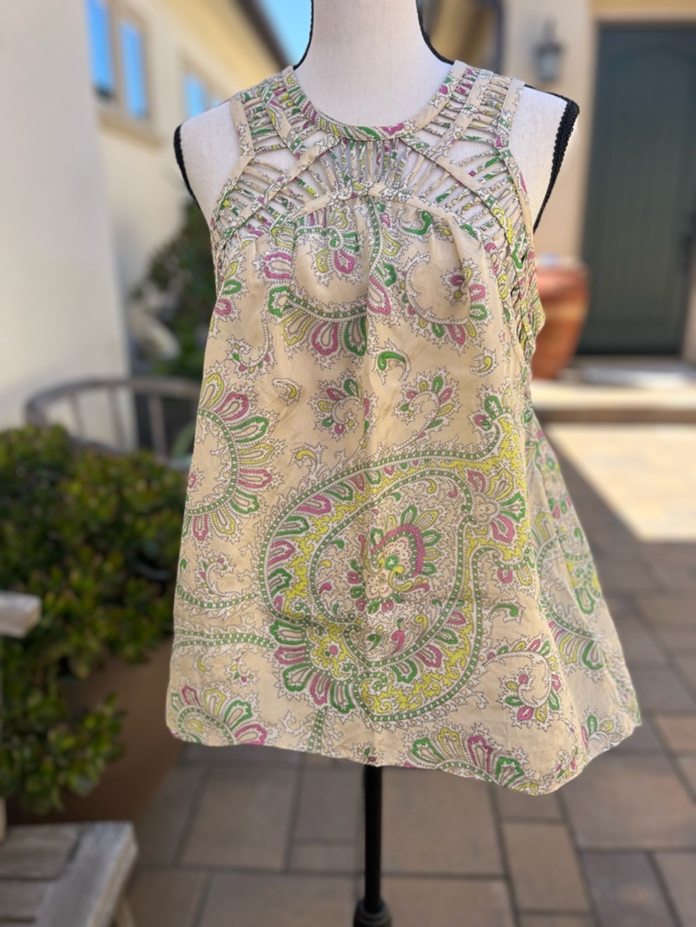 Anthropology Cream Paisley Cutout Yoke blouse 100% silk size 8